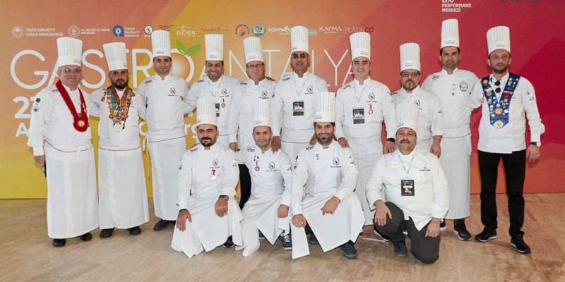 ASKDER türkiye aşçılar ve şefler federasyonunun akdeniz bölgesindeki temsilci derneğidir